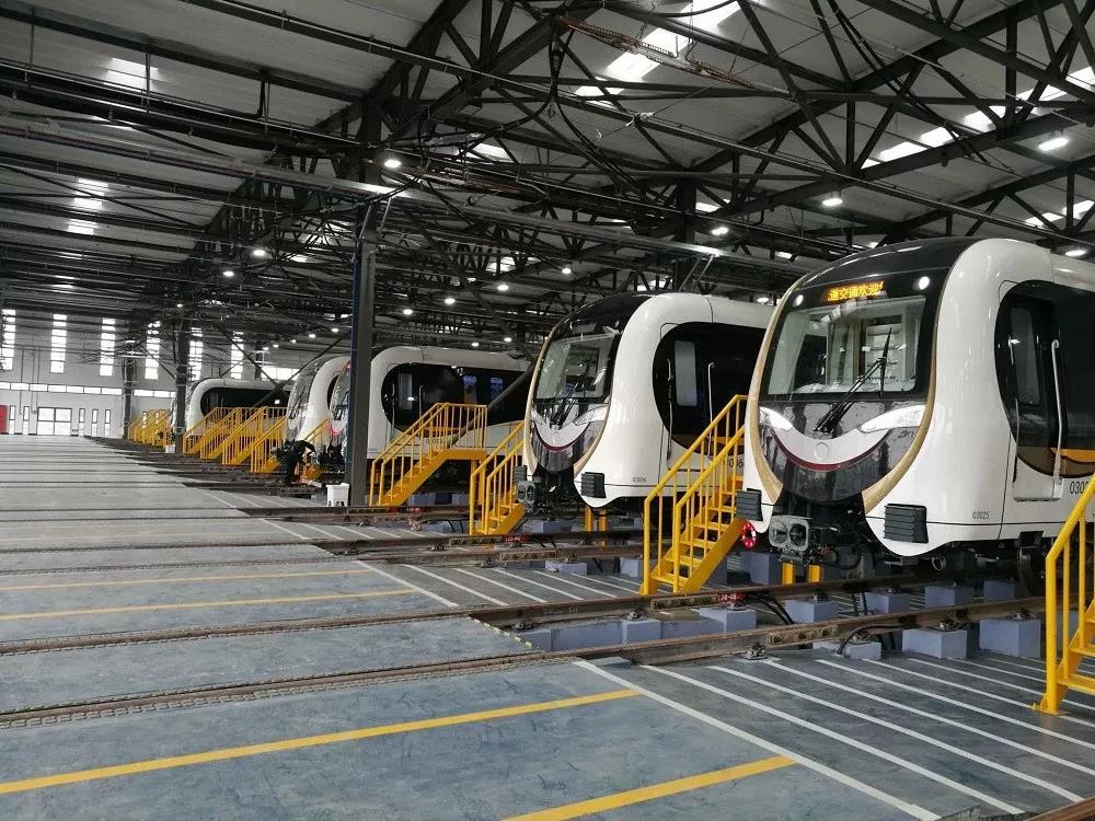 FPC之地鐵列車是如何運(yùn)到軌道上的？相信很多人沒見過！