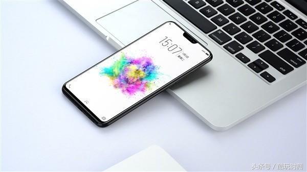 蘋果X雖然貴，但又一次引領(lǐng)了手機外觀
